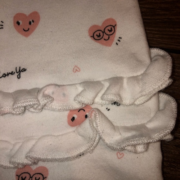 Carter’s “Be kind” pajamas with bum ruffles - Picture 3 of 4